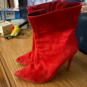Steve Madden Wagner Red Suede Women's Boots